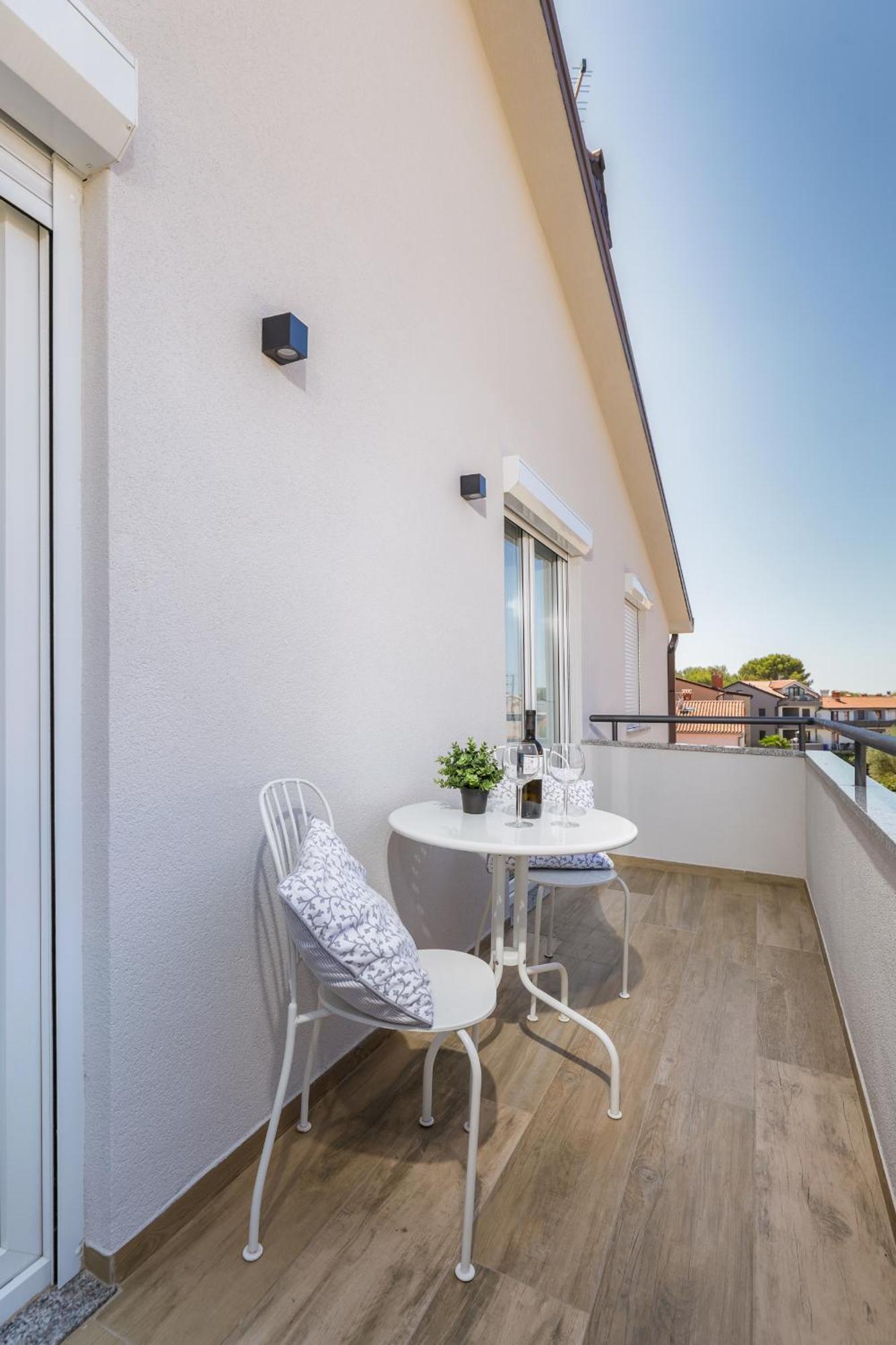 Sea La Vie Apartment